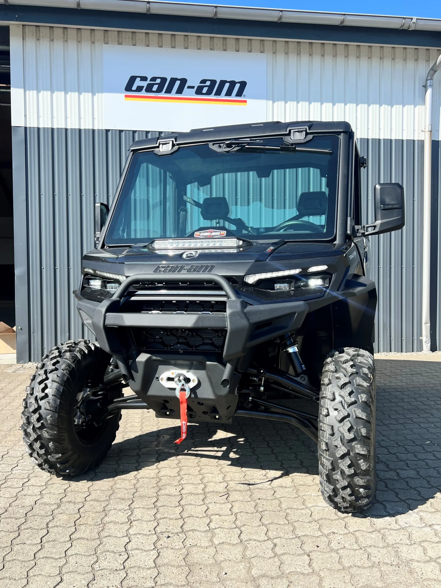 Can-Am Traxter HD11 m/luksus kabine